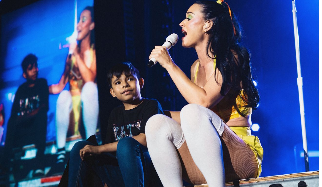 Cotada para "Todo Mundo no Rio", Katy Perry faz show para 310 mil pessoas no México