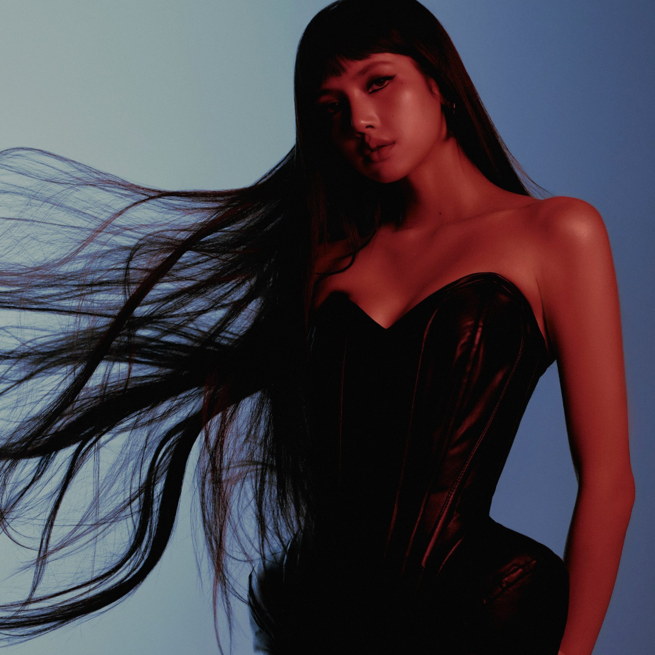 Membros do BLACKPINK focam na carreira solo: Lisa anuncia single e EP solo após Jennie e Jisoo