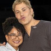 Christian Chávez, do RBD, recebe ex-BBB Tia Milena em ensaio: veja fotos Christian Chávez, do RBD, recebe ex-BBB Tia Milena em ensaio: veja fotos