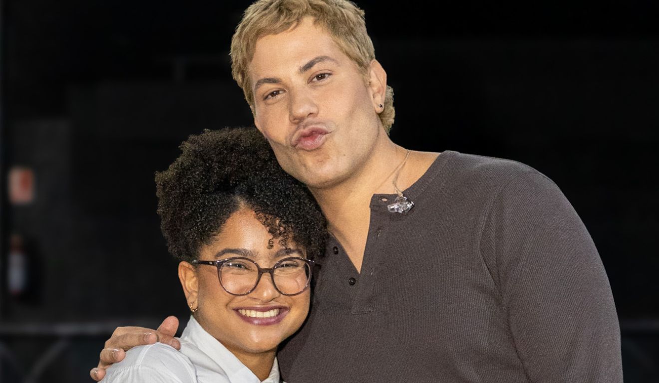 Christian Chávez, do RBD, recebe ex-BBB Tia Milena em ensaio: veja fotos